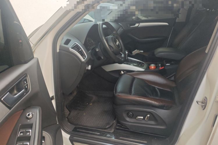 Used Audi Q5 2017 Plus 40 TFSI Technology Model