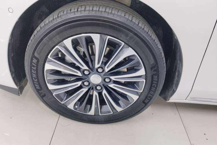 Used Buick GL8 2023 ES Lu Zun Flagship Model Left Front Wheel Hub