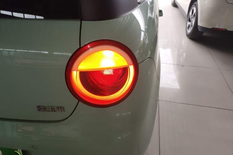 Used CHANGAN NEVO Lumin 2022 155 km – Refreshingly Sweet Edition Right Rear Taillight