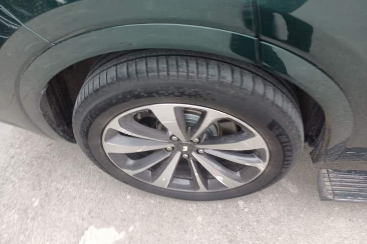 Used Li Auto ONE 2021 Extended-Range 6-Seater Version Right Rear Wheel Hub