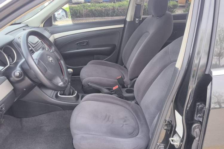 Used Nissan Sylphy 2018 Classic 1.6XE+ Manual Leading Edition Left Front Seat