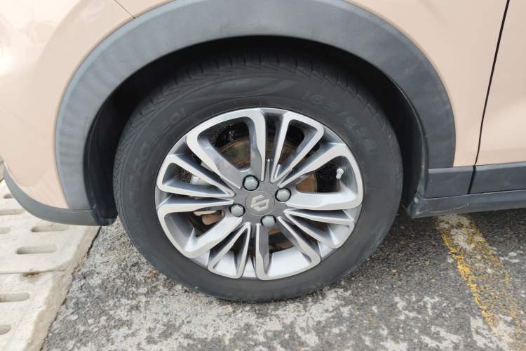 Used Leapmotor T03 2021 400 Micro-Sugar Version Left Front Wheel Hub