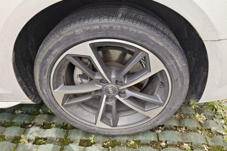 Used Audi A4L 2020 40 TFSI Fashionable and Elegant Model