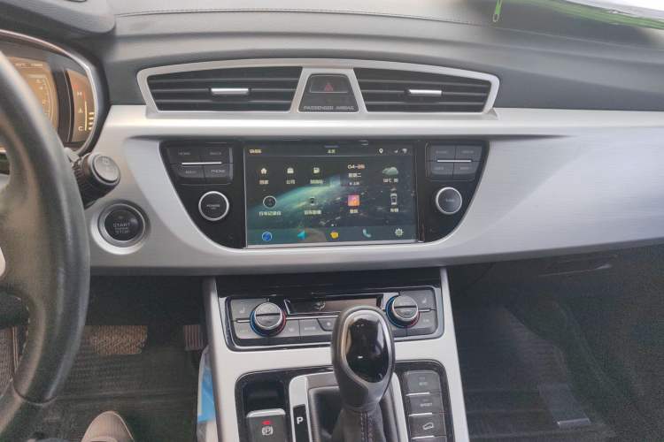 Used Geely Auto Emgrand X7 Sport 2016 1.8TD Automatic Smart Model Audio And AC Panel