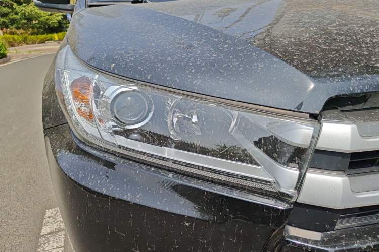 Used Toyota Highlander 2018 2.0T Four-Wheel Drive Elite Edition 7 Seats China VI Standard Right Front Headlight