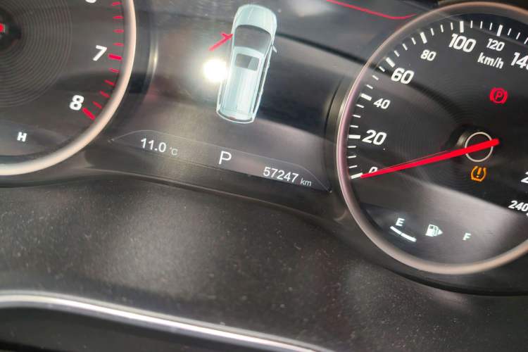 Used Baojun 730 2017 1.5T DCT Flagship Model 7 Seats China V Emission Standard Odometer Close Up