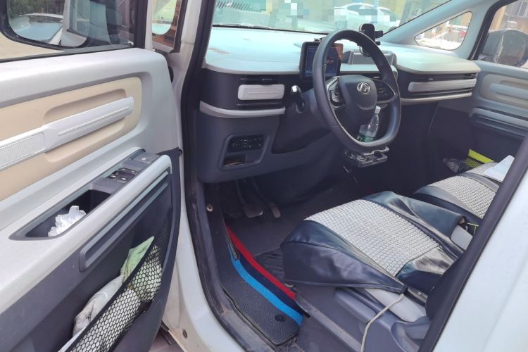 Used SAIC MAXUS Dana V1 2024 V1 Short Wheelbase Low-Roof Multi-Function Version (51 kWh)
