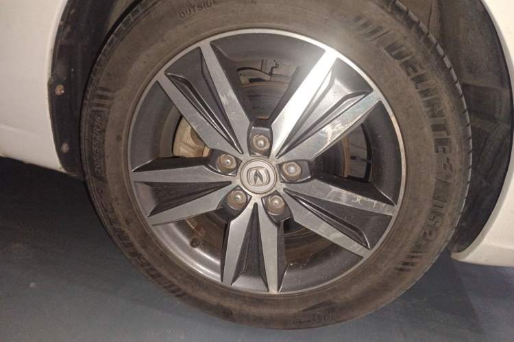 Used Changan Eado 2015 1.6L Manual Luxury Model China IV Standard
