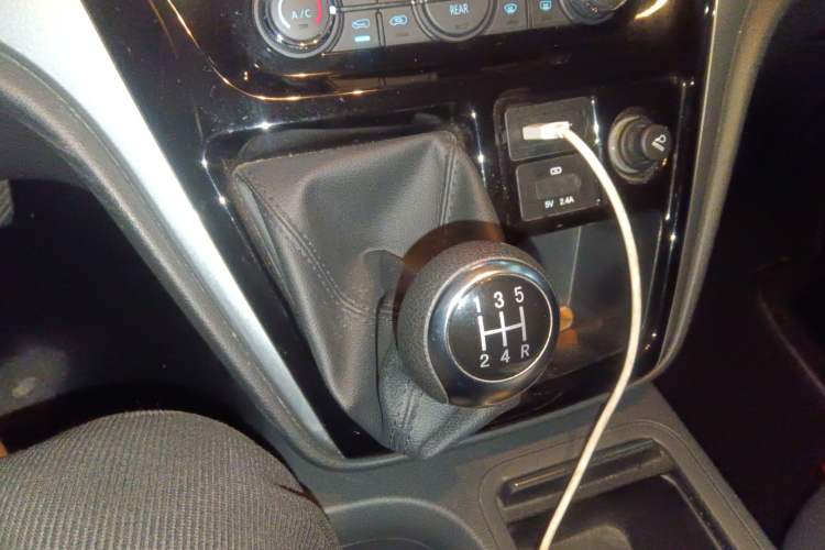 Used JAC Refine M3 2022 PLUS 1.8L 7-seater Standard Model Gear Lever