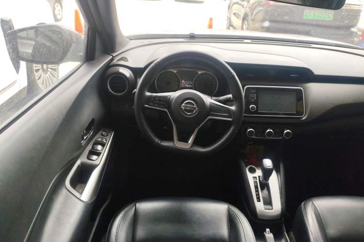 Used Nissan Kicks 2019 1.5L CVT Cool Enjoy Edition Steering Wheel