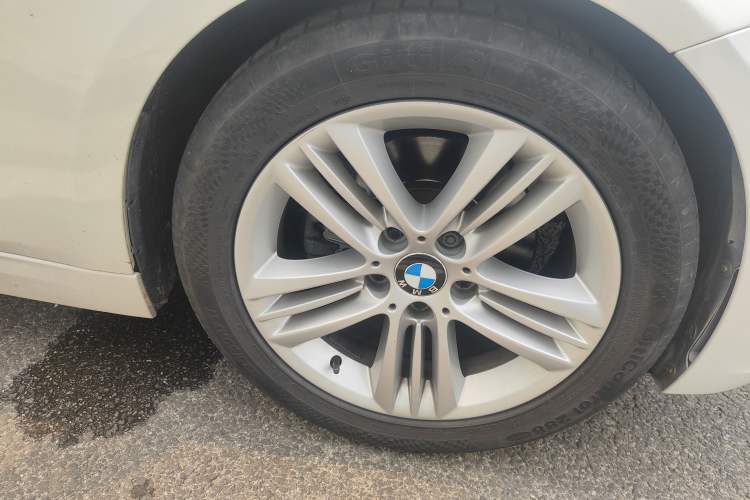 Used BMW 3 Series 2016 320Li Ambition Model
