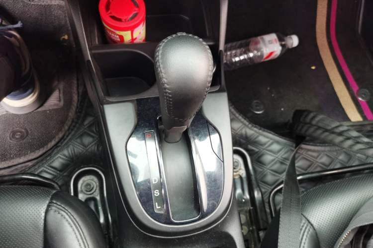 Used Honda Fit 2018 1.5L CVT Comfort Sunroof Version Gear Lever