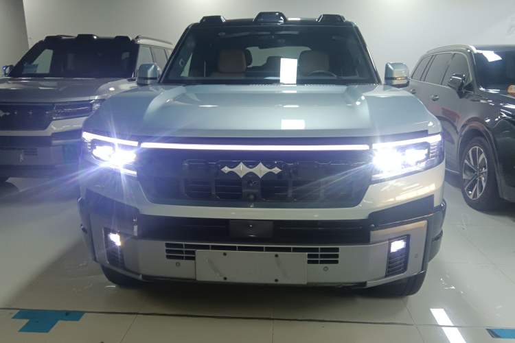 Used Formula Leopard 8 2025 Smart & Brave Flagship Edition 7 Seats
