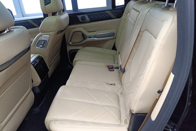 Used Formula Leopard 8 2025 Smart & Brave Flagship Edition 7 Seats
