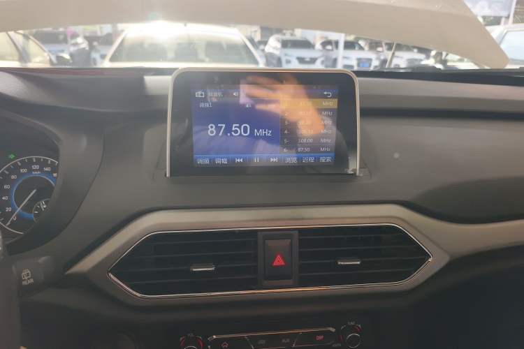 Used Dongfeng Fengon S560 2018 1.8L Manual Urban Model 7 Seats