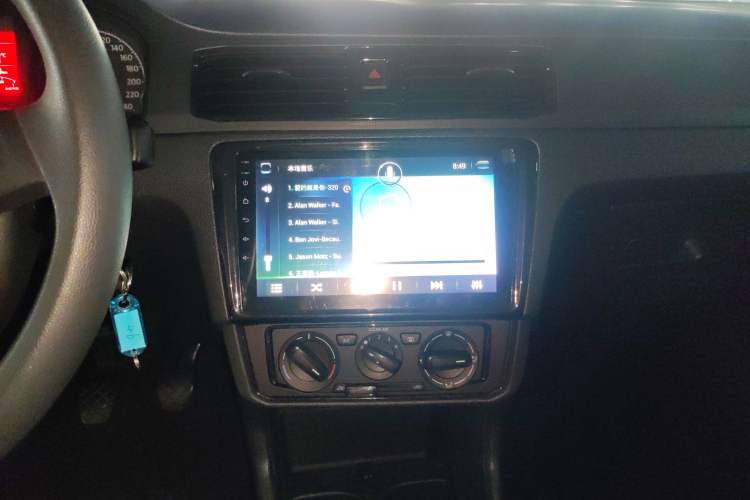 Used Volkswagen Santana 2018 1.5L Manual Fashion Edition Audio And AC Panel