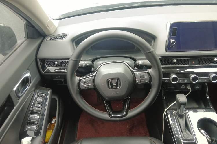 Used Honda Civic 2023 240TURBO CVT Dynamic · Center Stage Special Edition Steering Wheel