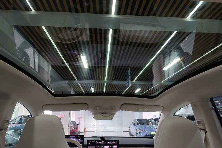 Used Hima Luxeed R7 2024 All-Electric 667 km Max