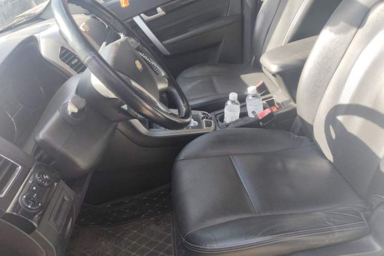 Used Chevrolet Captiva 2017 2.4L 4x4 Flagship Edition 7-Seater
