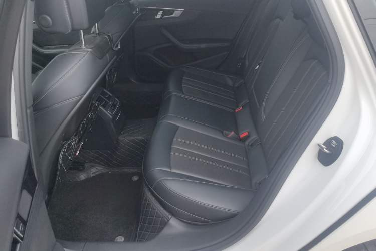 Used Audi A4L 2024 40 TFSI Luxury Dynamic Edition
