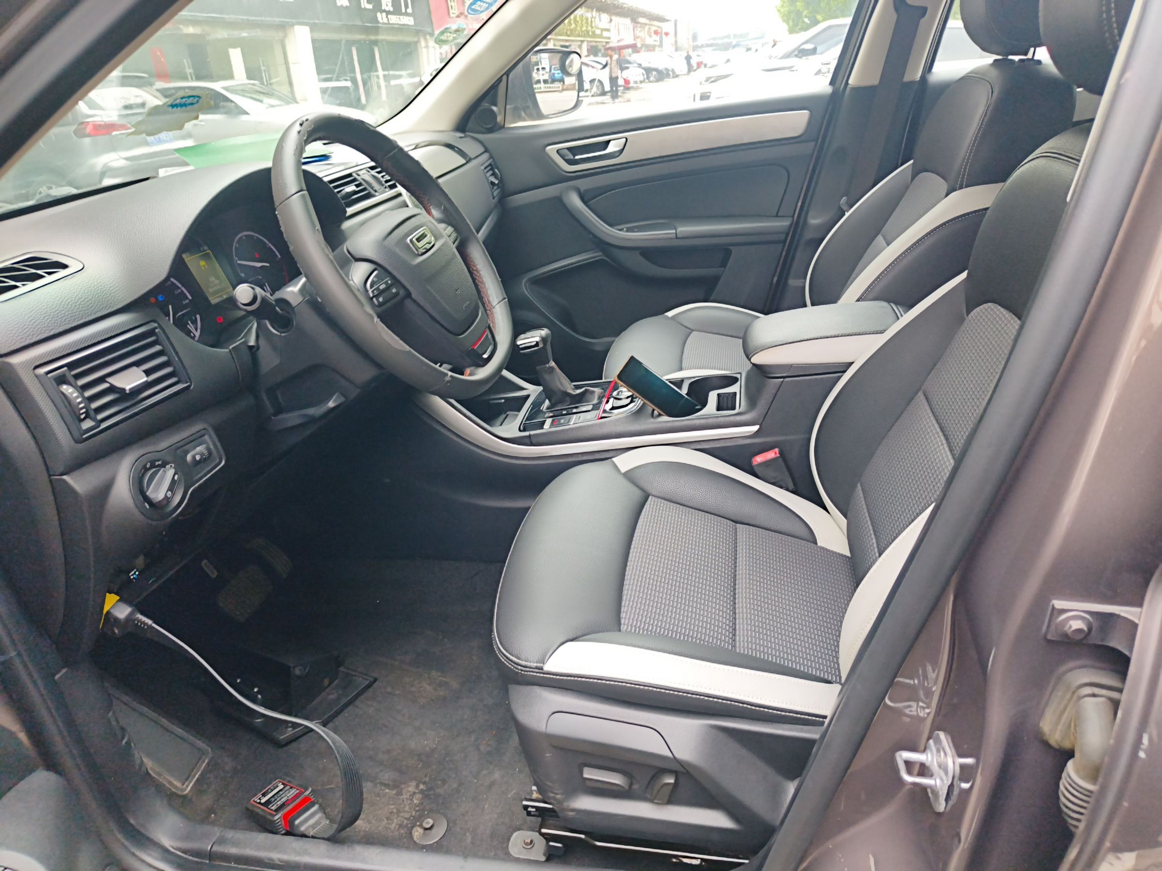 Interior delantero