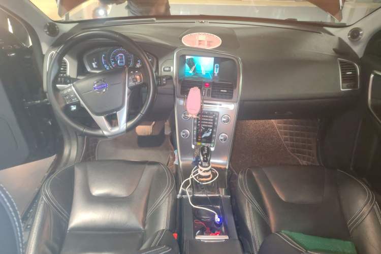 Used Volvo XC60 2016 T5 AWD Smart Drive Edition Center Console