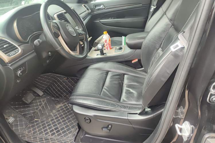 Used Jeep Grand Cherokee 2014 3.0TD Diesel Comfort Navigation Version Left Front Seat