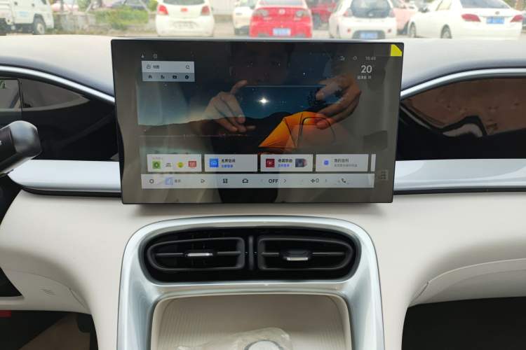 Used Geely Galaxy Geome 2026 Model 410km Carefree Edition Audio And AC Panel