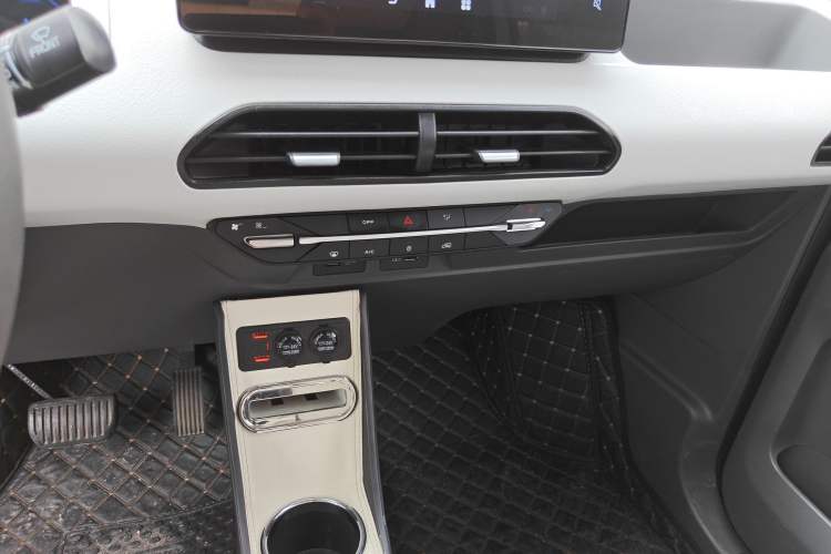 Used Geely Galaxy Panda 2024 200km Panda Kart Audio And AC Panel