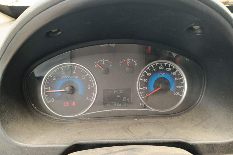 Used Dongfeng Fengon 330 2014 1.5L Manual Utility Version DK15
