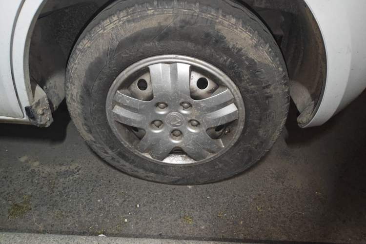 Used CHANGAN KAICHENG Ruixing EM60 2022 Pure Electric Van 4498 mm Long Flat Roof with Rear-Hinged Doors 2 Seats 60 kW 41.86 kWh Right Front Wheel Hub