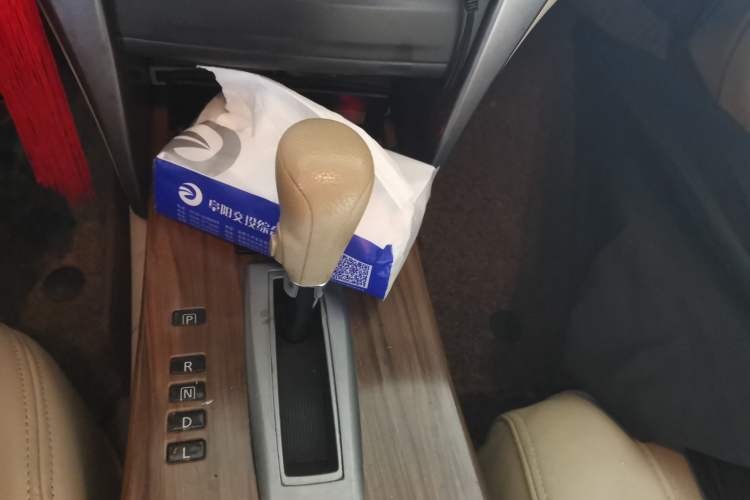 Used Nissan Teana 2011 2.0L XE Standard Edition Gear Lever