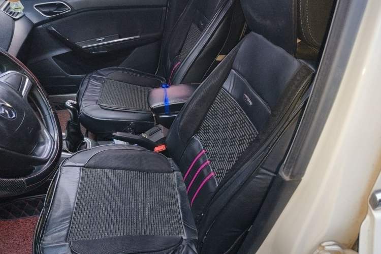 Used Baojun 310 2016 1.2L manual Comfort trim level