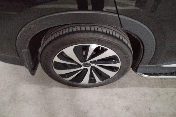 Used BYD Song PLUS New Energy 2024 HONOR Edition DM-i 110km Flagship PLUS
