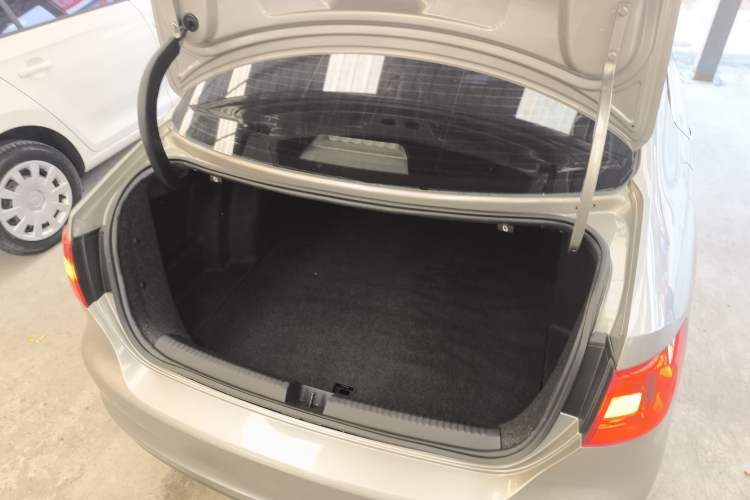 Used Volkswagen Sagitar 2014 Revised Version 1.6L Automatic Leading Edition
