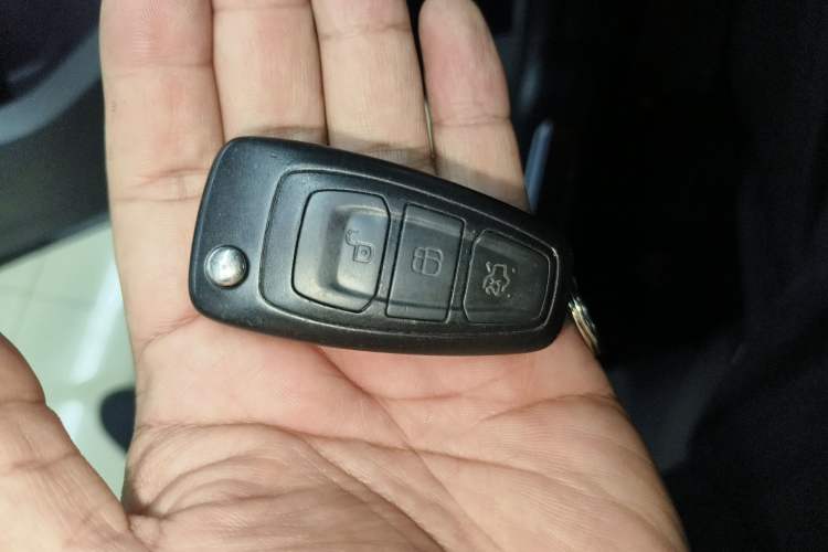 Used Ford Kuga 2015 1.5L GTDi Two-Wheel Drive Fashion Edition Vehicle Key