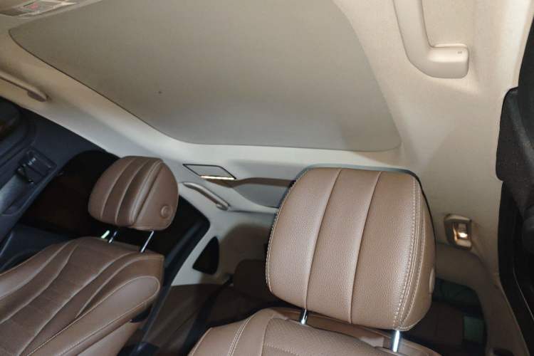 Used Mercedes-Benz E-Class 2019 Restyled E 300 L Sporty and Stylish Edition Headliner