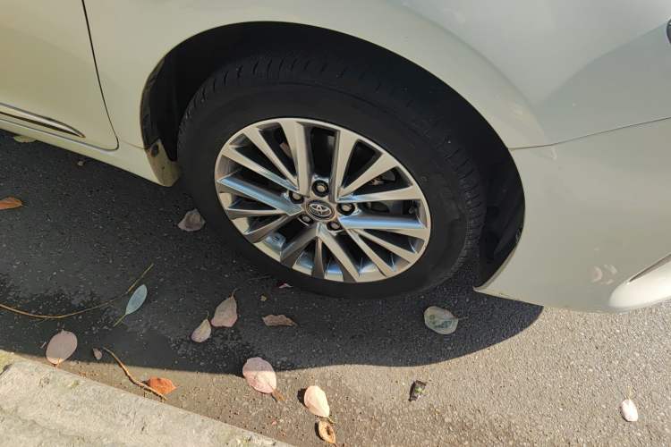 Used Toyota Camry 2016 2.5G 10th Anniversary Deluxe Navigation Edition
