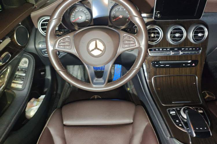 Used Mercedes-Benz GLC 2017 GLC 260 4MATIC Luxury Model