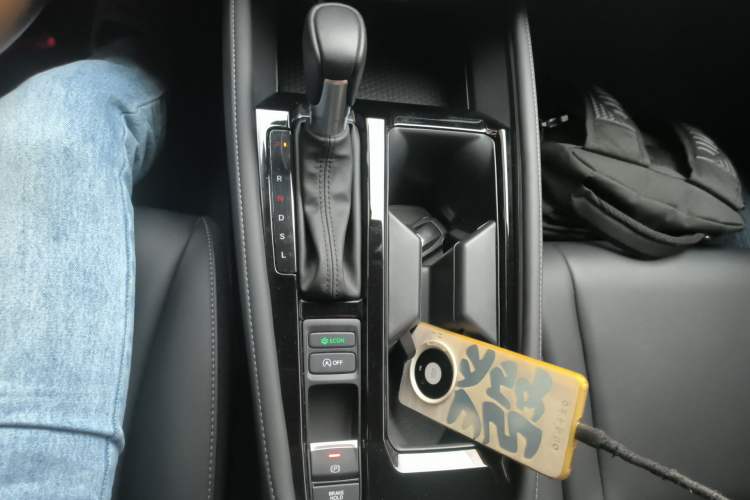 Used Honda Inspire 2023 260TURBO Deluxe Edition Gear Lever