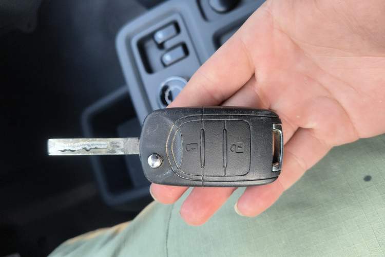 Used Wuling Yangguang 2024 300km Comfort-Grade Passenger Van 60kW
