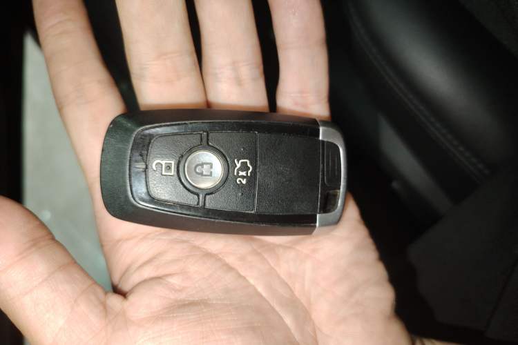 Used Ford Taurus 2019 EcoBoost 245 Premium Edition Interior 1