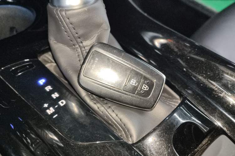 Used Toyota IZOA 2018 2.0L Yichi Edition China V Standard