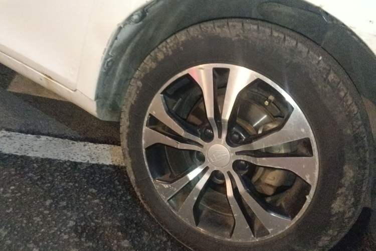 Used Geely Auto Emgrand 2014 Hatchback 1.5L Manual Elite Model
