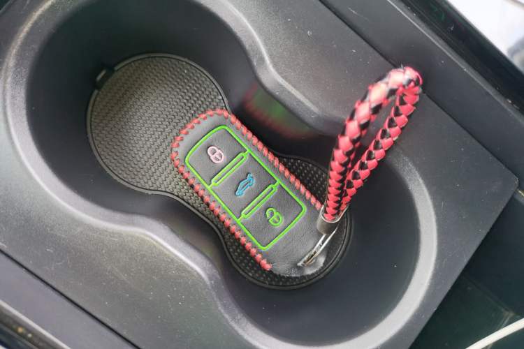 Used Sinotruk VGV U70 2020 1.5T Automatic Smart Enjoyment Elite Navigation Version 7 Seats Vehicle Key