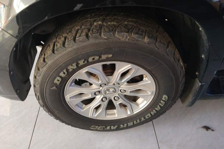 Used JMC Yusheng S350 2016 2.0T Automatic All-Wheel Drive Gasoline Luxury Version with Sunroof 5 Seats
