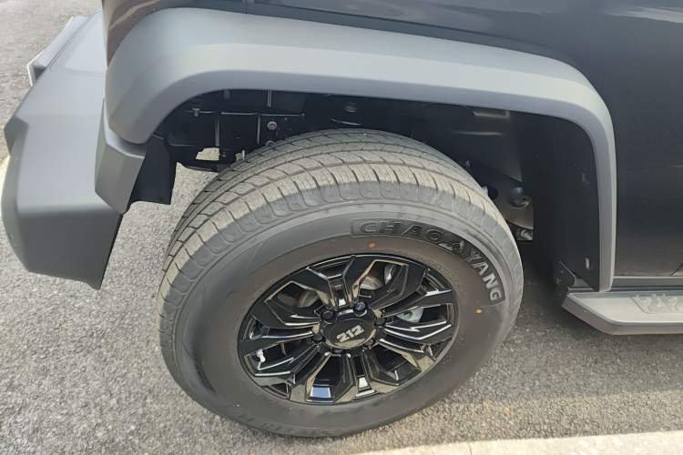 Used 212 T01 2024 2.0T Explorer Left Front Wheel Hub