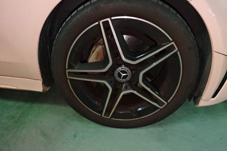 Used Mercedes-Benz C-Class 2022 Refreshed C 260 Coupe Right Front Wheel Hub