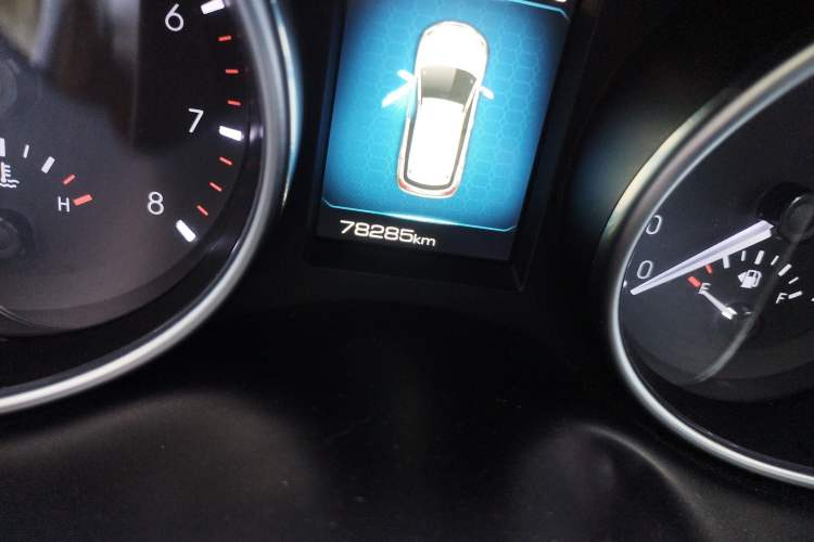 Used Haval H6 Coupe 2017 Blue Label 2.0T Automatic Two-Wheel Drive Urban Model Odometer Close Up