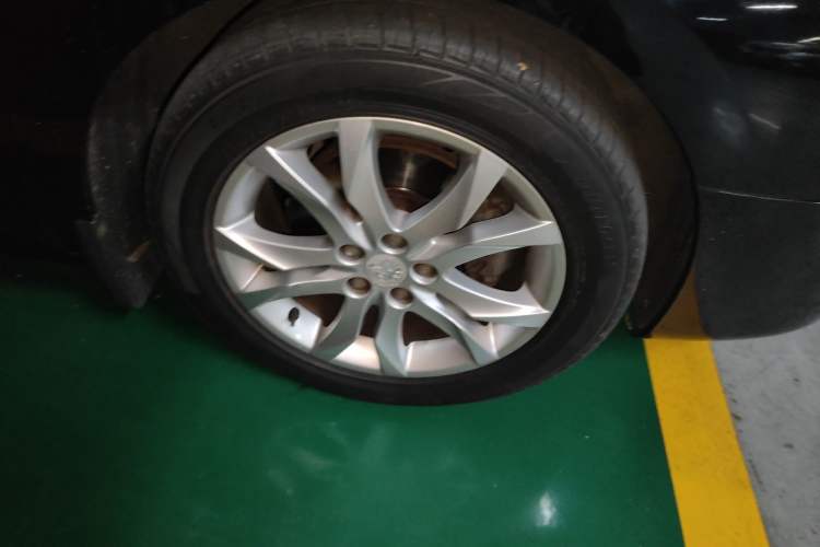 Used Peugeot 508 2012 2.0L Automatic Luxury Edition Right Front Wheel Hub